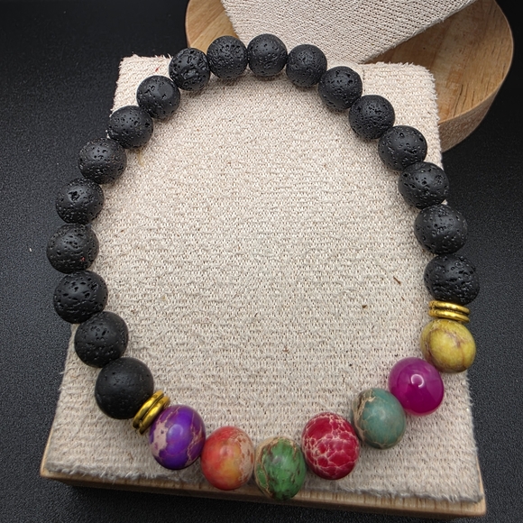 Jewelry - Multicolor Beaded Bracelet with Black Accents (1392)
